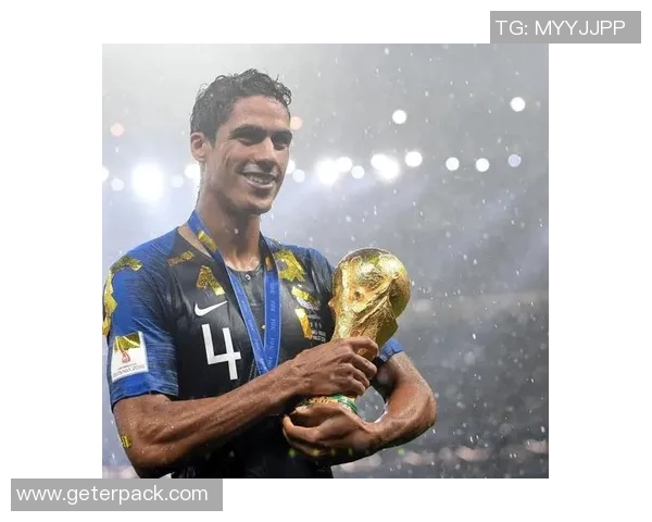 8月12日出生的足球巨星盘点 揭秘那些在绿茵场上闪耀的星辰