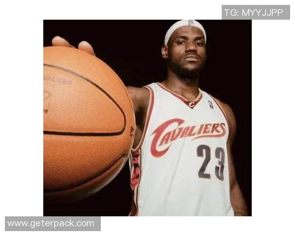 足球球星小黑子是指哪位球员 他的足球生涯和成就如何